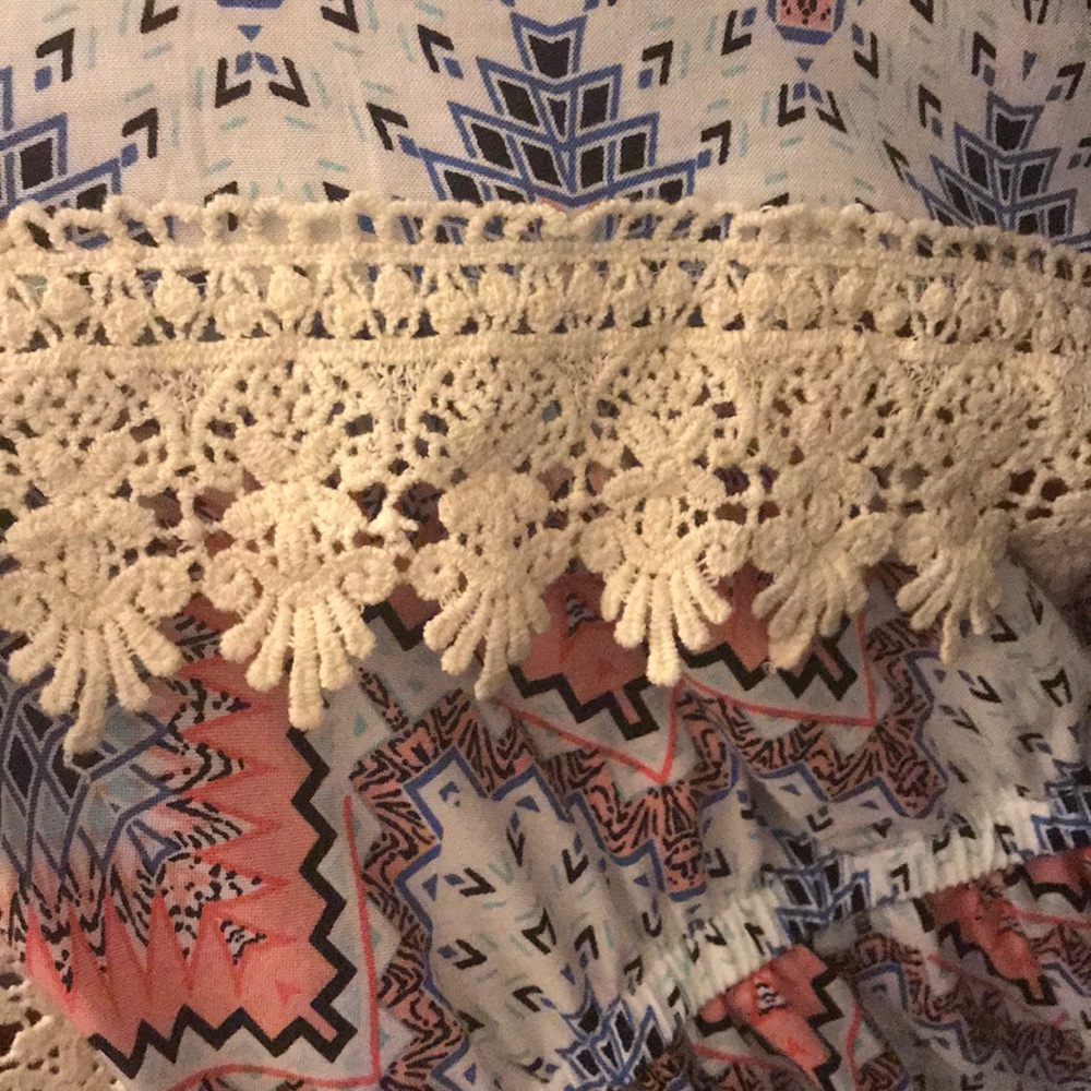 Cute patterned romper - Picture 2 of 2